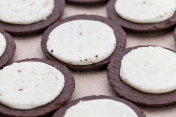chocolate cookies with creamy cream filling