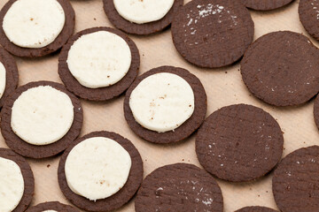 chocolate cookies with creamy cream filling