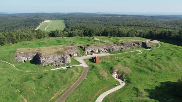 Vue a&eacute;rienne du fort de Douaumont, France, Verdun