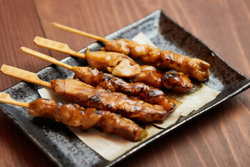 お酒のつまみにもピッタリ。自家製ダレの炭火焼鳥