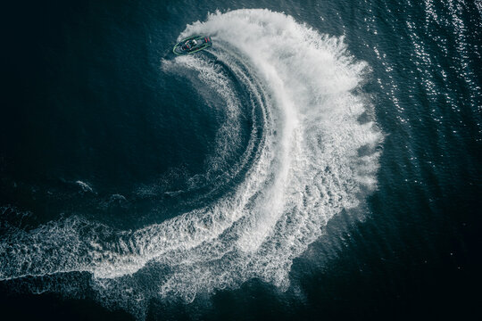 Jet ski makes spashes on the water