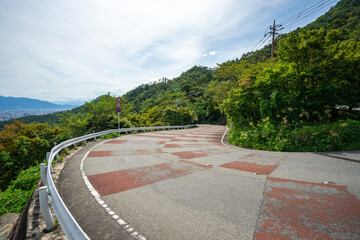 カーブ 山道 景色 ドライブ 自然