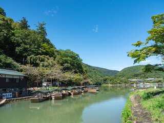 Fototapeta na wymiar 嵐山の遊覧船乗り場