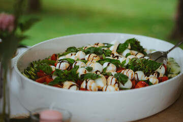 Grillparty / Hochzeitsparty / Barbecue / Salat / Grillen