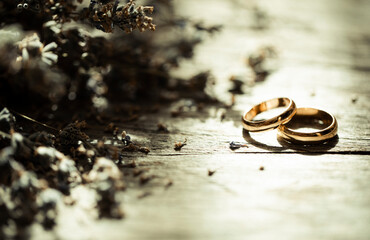 Obraz na płótnie Canvas Wedding golden ring. Card. Wooden table. Happy day. Jewel. Jewelry.