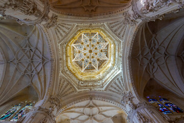 detalle del interior de la hermosa catedral de Burgos, España