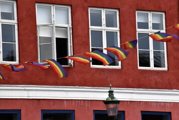 Regenbogenfähnchen im Zentrum von Kopenhagen