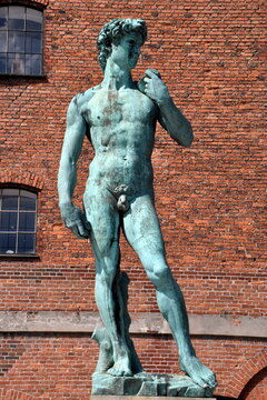 Replik von Michelangelos David-Statue vor dem Alamy-Geb&auml;ude in Kopenhagen