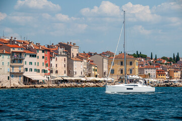 Segelyacht vor Rovinj
