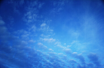 Fototapeta na wymiar Bottom align day light clouds background