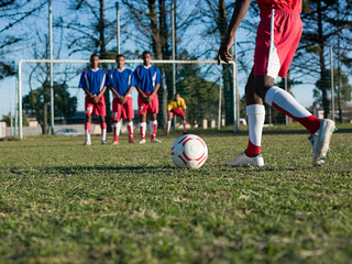 Free kick © Image Source Limited