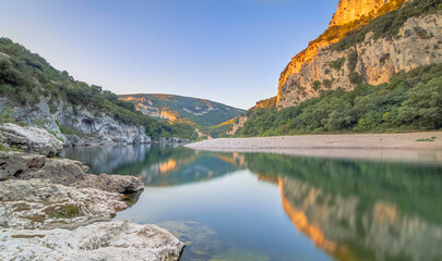 Vue de Vallon Pont d'Arc, site touristique en Ardèche, Sud de la France.