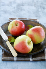 Honeycrisp apples