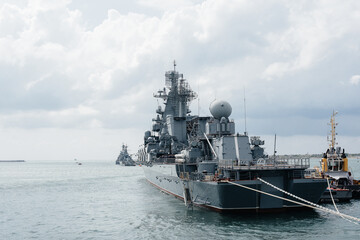 Obraz premium Modern ships of the Navy lined up for the festive parade. Modern ships of the Navy.