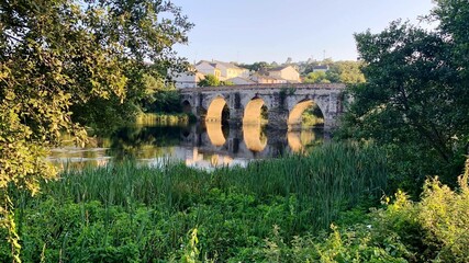 Puente romano sobre el río Miño en Lugo, Galicia