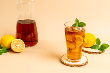 glass of ice lemon tea