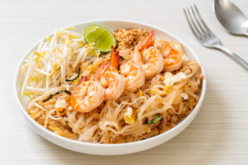 stir-fried noodles with shrimp and sprouts or Pad Thai
