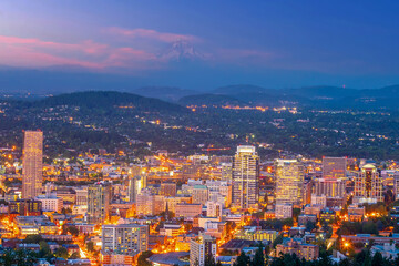 Fototapeta na wymiar Portland city downtown skyline cityscape of Oregon, in USA