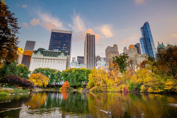 Fototapeta na wymiar Central Park in autumn in midtown Manhattan New York City