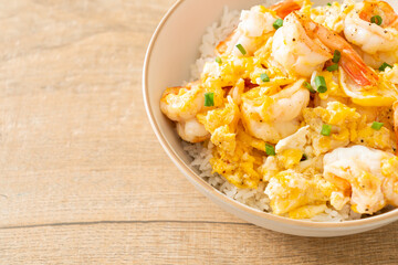 creamy omelet with shrimps rice bowl
