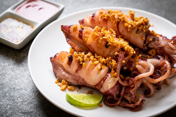 fried squid with garlic