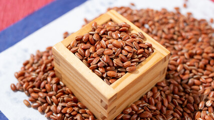 玄米の赤米、古代米、有機栽培、日本産　