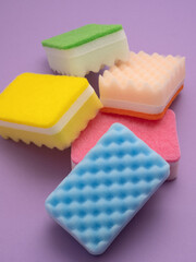 カラフルなキッチンスポンジ