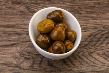 Marinated feijoa in the bowl