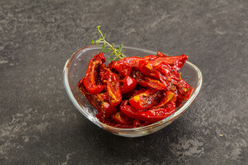 Sun-dried tomato in olive oil