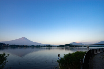 河口湖と富士山