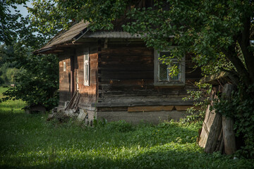 stara wiejska drewniana chata, dom