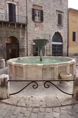 Fototapeta na wymiar Fontana in Piazza dei Priori a Narni Umbria 