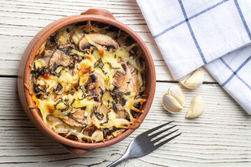 Cheese on mushrooms in the oven, Turkish name; Kiremitte mantar ve kasar peyniri