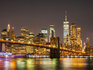 Fototapeta na wymiar ニューヨーク　ブルックリン・ブリッジとマンハッタンの摩天楼