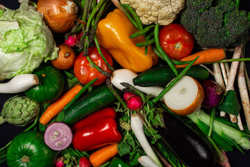 Verduras frescas variadas, comida saludable, fondo vegetal. 