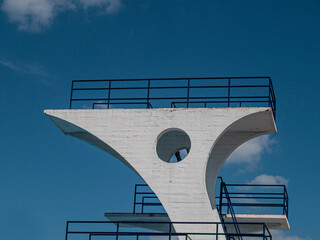 Swimmingpool jump platform