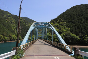 青い橋