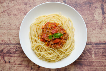 定番 パスタ スパゲティ ミートソース おしゃれ に 盛り付け 真上から