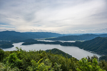 レインボーライン山頂公園展望台から三方五湖を望む