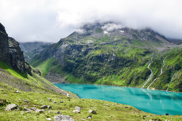Fototapeta na wymiar Hiking next to mountain lakes in Austria
