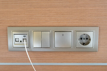 Multi power supply plug outlet