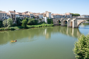 Le pont des Cieutats sur la rivière Lot, Villeneuve sur Lot, Lot et Garonne, Sud ouest - 456777194