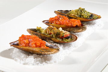 Seafood au gratin with herbs and Neapolitan seafood
