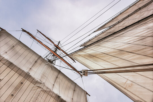 Barque Topgallant Yards and Jibs
