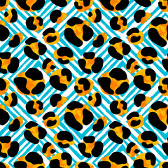 Seamless abstract wild exotic animal print.Leopard, zebra,gepard, tiger striped pattern. Hand drawn trendy repeating watercolor blotted background texture.
