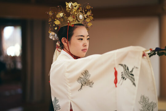 巫女舞