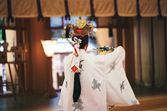 巫女舞