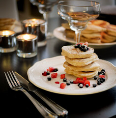 pancakes with berries