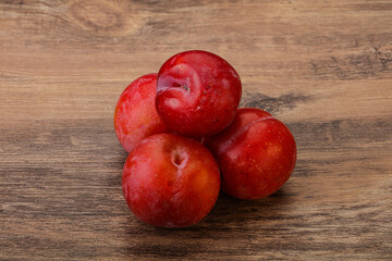 Fototapeta na wymiar Ripe sweet tasty red plum