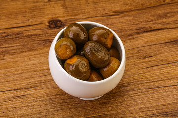 Obraz premium Marinated feijoa in the bowl